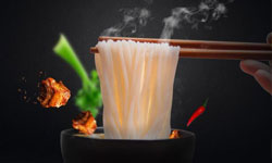 過(guò)橋米線加盟技術(shù)培訓(xùn)，零經(jīng)驗(yàn)開(kāi)店創(chuàng)業(yè)無(wú)憂